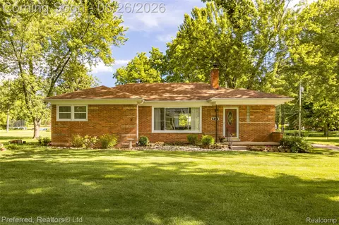 6346 Donaldson Dr, Troy, MI 48085