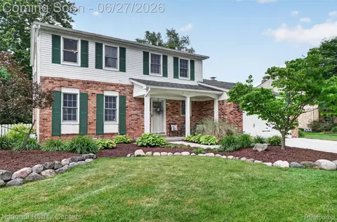 19682 Stamford Dr, Livonia, MI 48152
