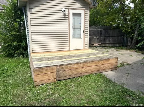 Exterior - 2829 Chicago Blvd, Flint, MI 48503 photo 1 of 2
