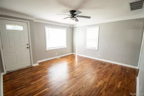 Living - 2829 Chicago Blvd, Flint, MI 48503 photo 3 of 3