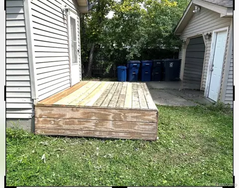 Exterior - 2829 Chicago Blvd, Flint, MI 48503 photo 2 of 2