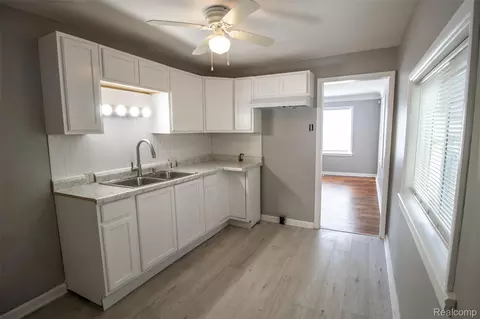 Entry Way - 2829 Chicago Blvd, Flint, MI 48503 photo 1 of 4