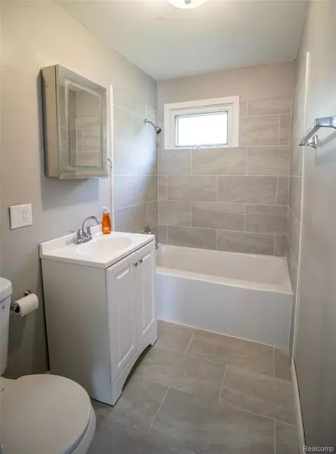 Bath - 2829 Chicago Blvd, Flint, MI 48503 photo 1 of 2