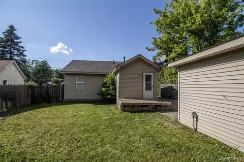 Exterior - 2829 Chicago Blvd, Flint, MI 48503 photo 1 of 2