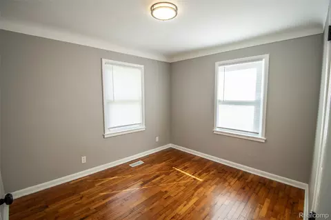 Bedroom - 2829 Chicago Blvd, Flint, MI 48503 photo 4 of 4