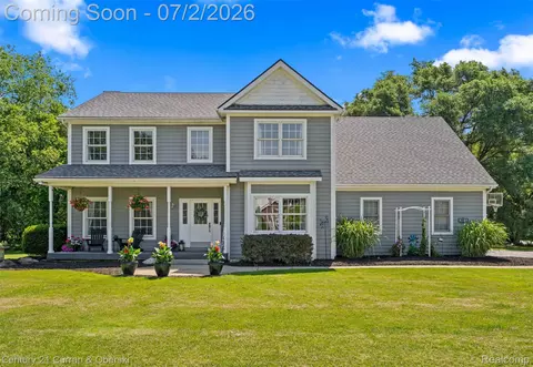 9298 Anacapa Bay Dr, Pinckney, MI 48169