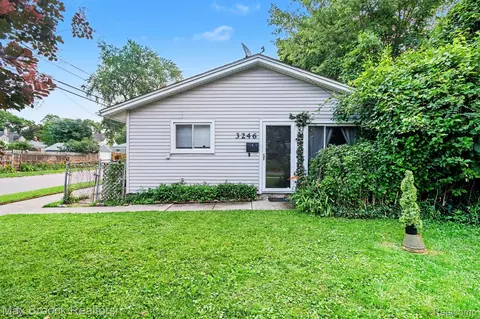 3246 Harris St, Ferndale, MI 48220