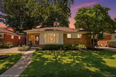 9001 Perrin St, Livonia, MI 48150