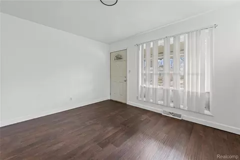 Living - 11033 Continental Ave, Warren, MI 48089 photo 1 of 1