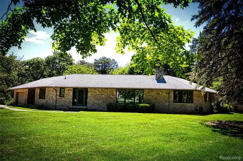 4646 Kennebec Dr, Cass City, MI 48726