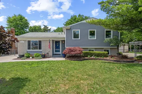 43057 Bond Ct, Sterling Heights, MI 48313