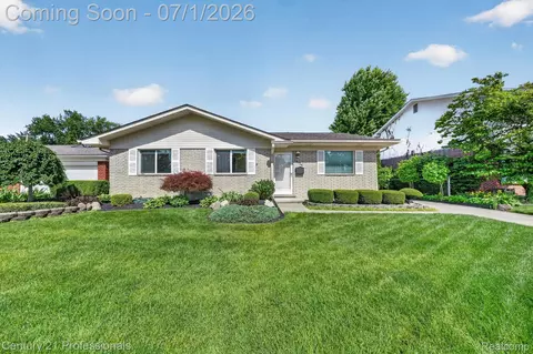 15124 Hix St, Livonia, MI 48154