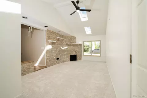 Living - 3353 Augusta St, Flint, MI 48532 photo 4 of 5