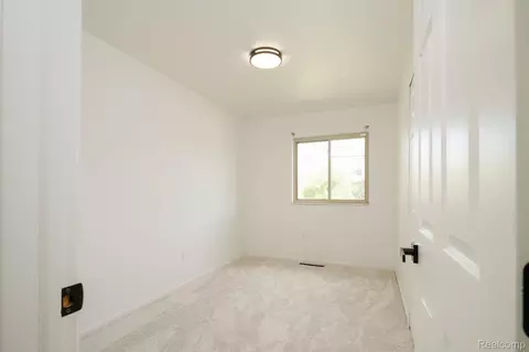 Bedroom - 3353 Augusta St, Flint, MI 48532 photo 1 of 6