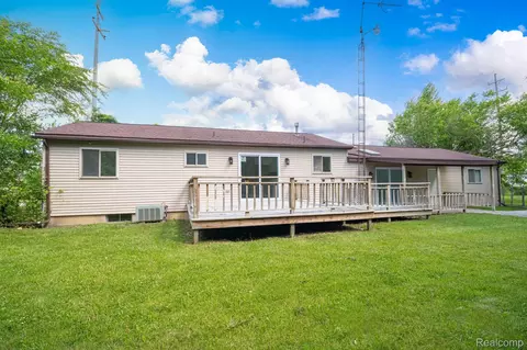 Exterior - 3353 Augusta St, Flint, MI 48532 photo 3 of 5