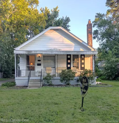2153 Wiltshire Rd, Berkley, MI 48072