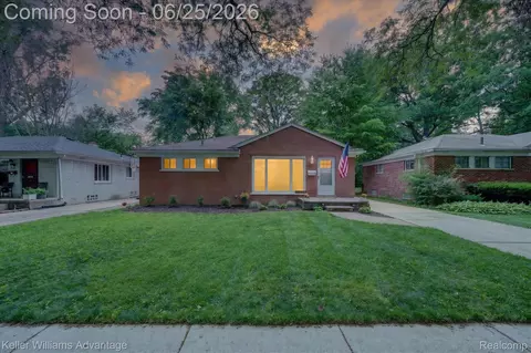 21681 Sussex St, Oak Park, MI 48237