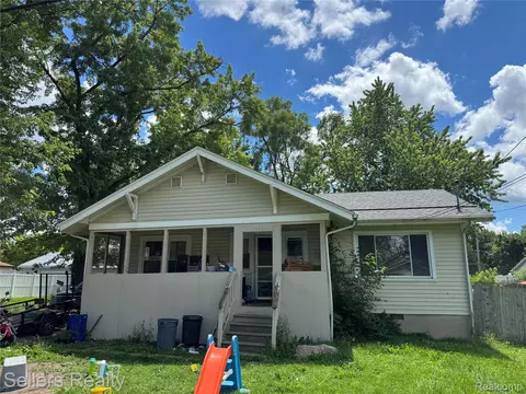 2060 E Williamson St, Burton, MI 48529