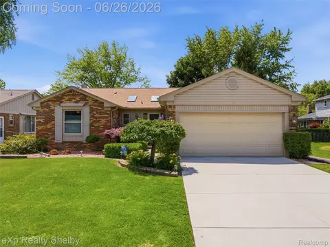 47621 Valley Forge Dr, Macomb, MI 48044