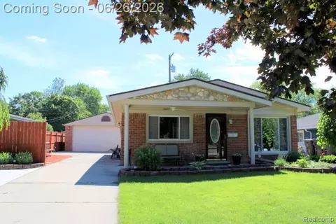 8951 Stevens St, Taylor, MI 48180