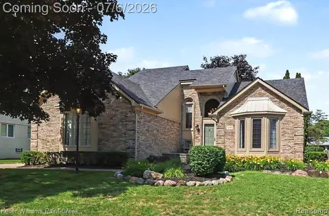 50483 Heatherwood Ln, Shelby Township, MI 48317