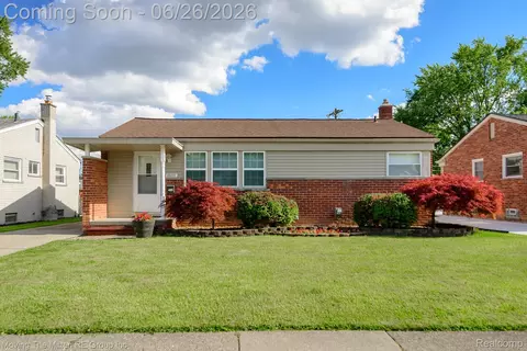 33115 Anita Dr, Westland, MI 48185