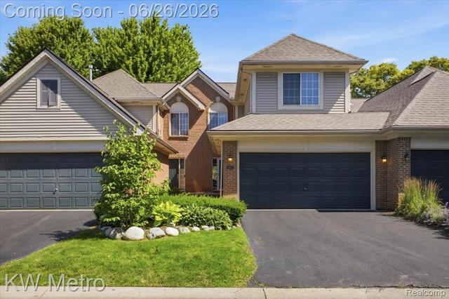 517 Macwilliams Ln, Royal Oak, MI 48067