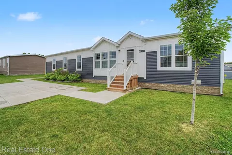 6435 Prince Blvd, Tyrone, MI 48430
