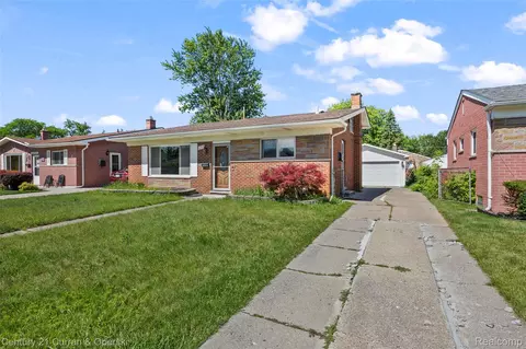 692 Easley Dr, Westland, MI 48186