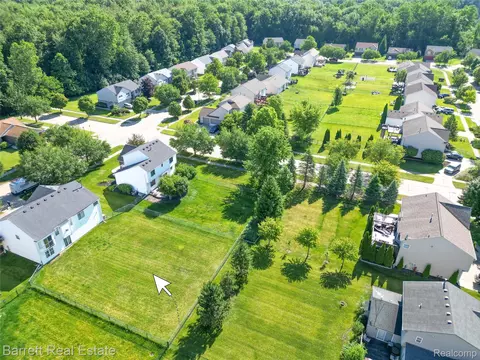 View/Area - 39119 Clocktower Dr, Romulus, MI 48174 photo 5 of 10
