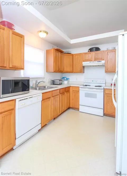 39119 Clocktower Dr, Romulus, MI 48174 photo 13