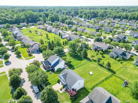 View/Area - 39119 Clocktower Dr, Romulus, MI 48174 photo 7 of 10