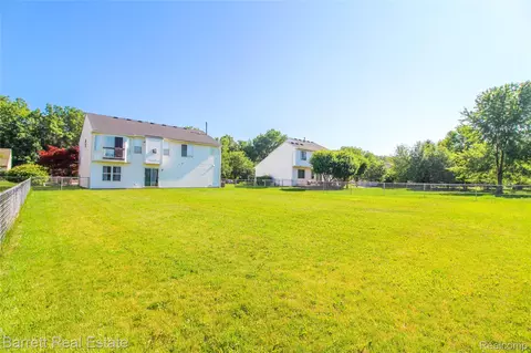 Exterior - 39119 Clocktower Dr, Romulus, MI 48174 photo 2 of 2