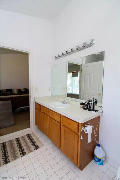 Bath - 39119 Clocktower Dr, Romulus, MI 48174 photo 2 of 4