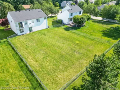View/Area - 39119 Clocktower Dr, Romulus, MI 48174 photo 3 of 10