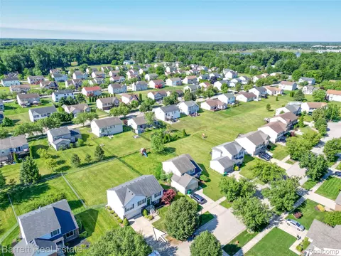 View/Area - 39119 Clocktower Dr, Romulus, MI 48174 photo 9 of 10