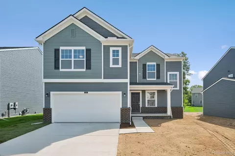 368 Edge Brook Dr, Holly, MI 48442