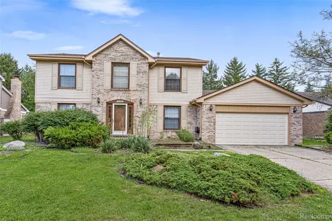 24982 Portsmouth Ave, Novi, MI 48374