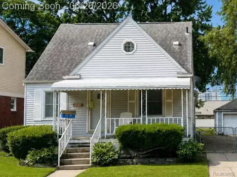 8056 Central, Center Line, MI 48015