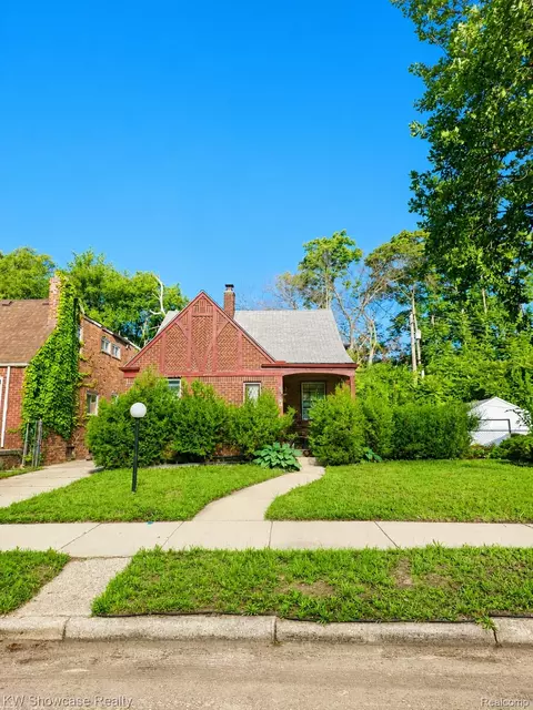 16577 Lesure St, Detroit, MI 48235