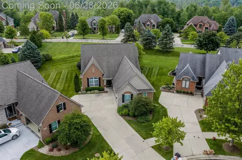 4011 Ardsley Ct, Independence, MI 48348