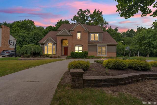 47974 Deer Trail Dr, Canton, MI 48187
