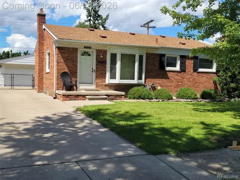 22246 Champaign St, Taylor, MI 48180