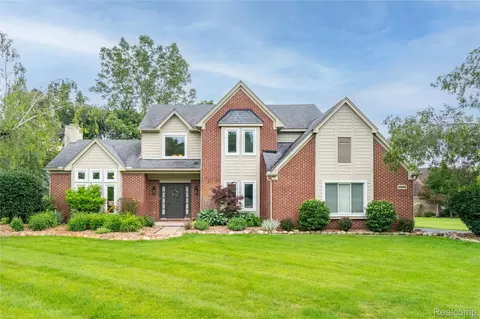 12949 Millbrooke Way, Green Oak, MI 48178