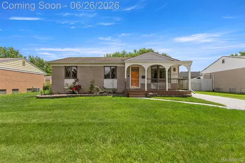 2168 Garry Dr, Troy, MI 48083