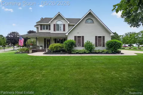 627 W Caledonia St, Howell, MI 48843