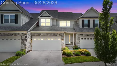 23822 Seminole Trl, Novi, MI 48375