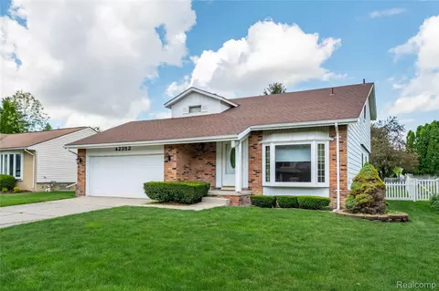42352 Park Ridge Rd, Novi, MI 48375