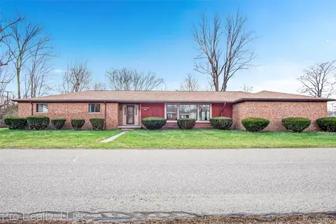 11200 Wahrman St, Romulus, MI 48174
