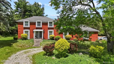 12427 Foley Rd, Tyrone, MI 48430
